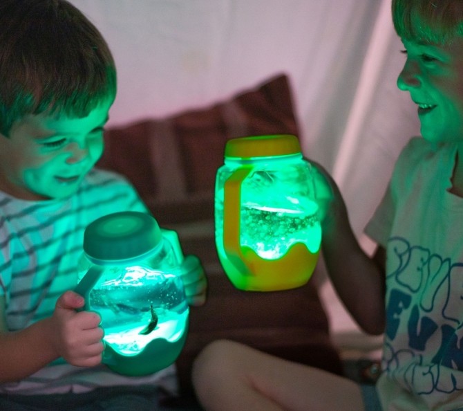Słoik do zabaw sensorycznych Glo Pals w kolorze zielonym